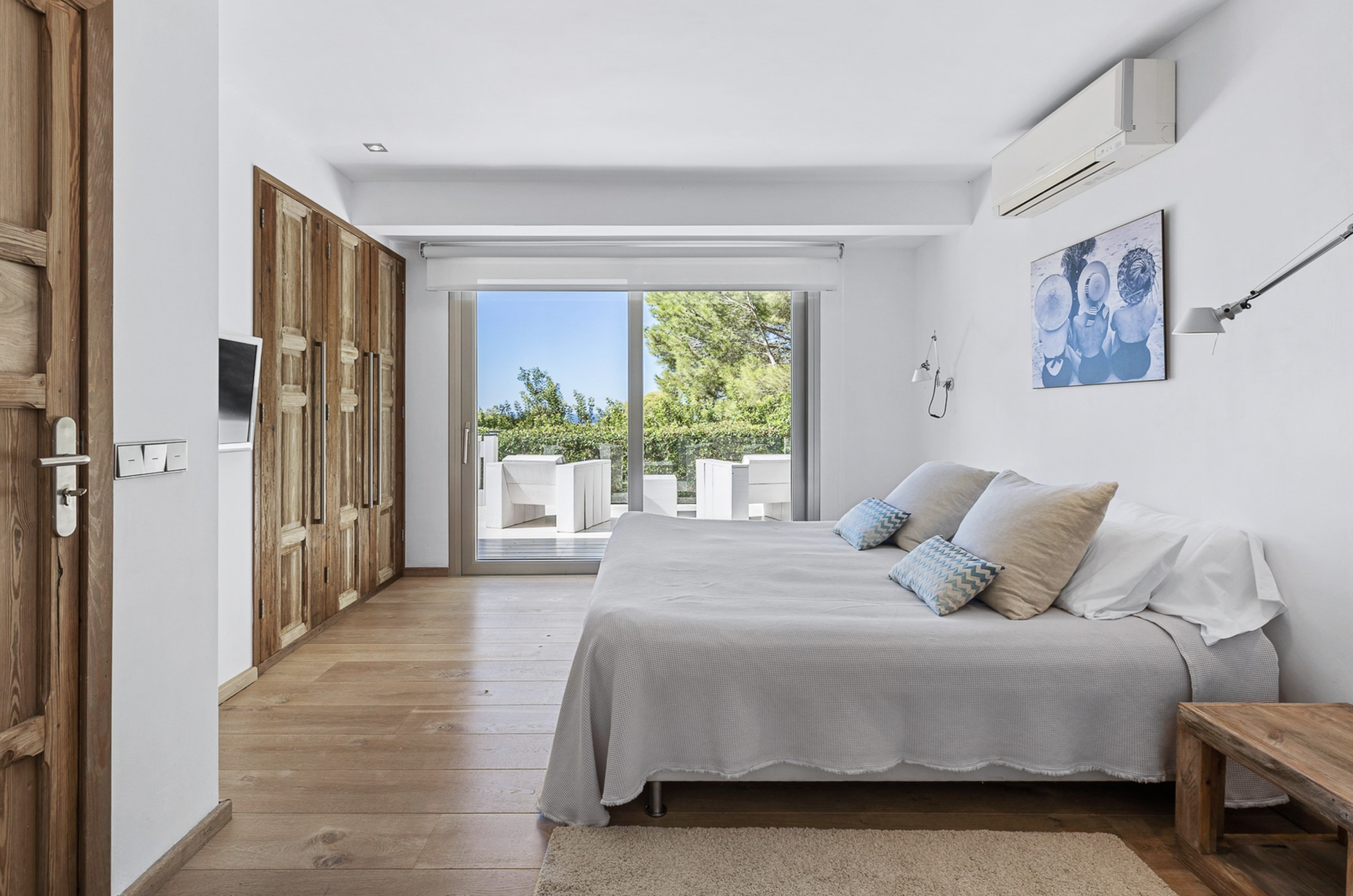 Resa Estates Ivy Cala Tarida Ibiza  luxe woning villa for rent te huur house bedroom 10.png